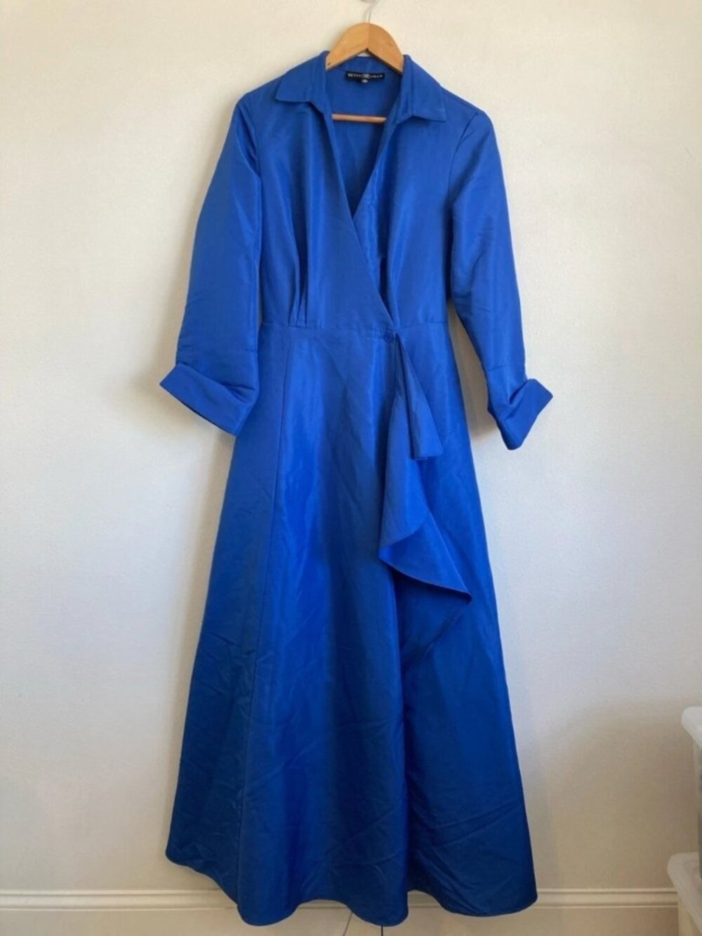 Bessie and Adam's long and loose dress